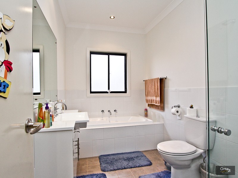2 Arbutus Street, Valentine NSW 2280