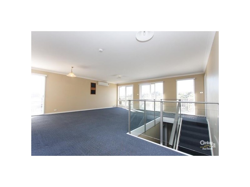 10 Taranaki Place, Macquarie Hills NSW 2285