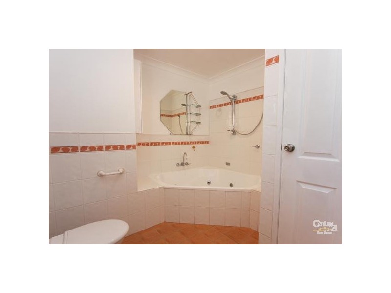 10 Taranaki Place, Macquarie Hills NSW 2285