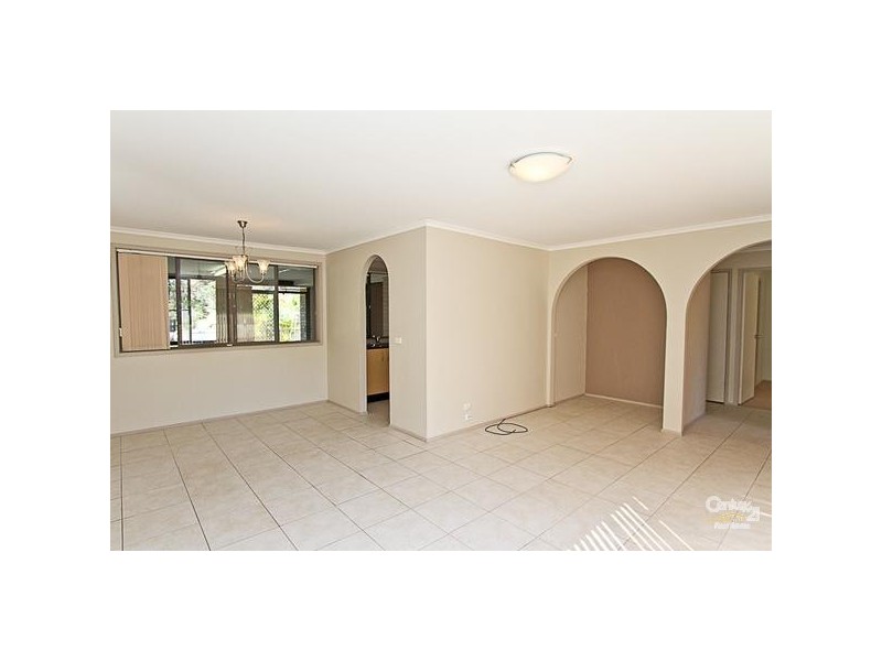 2 Fulmar Close, Mount Hutton NSW 2290