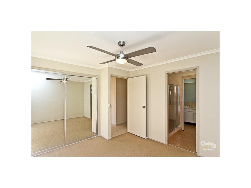 2 Fulmar Close, Mount Hutton NSW 2290