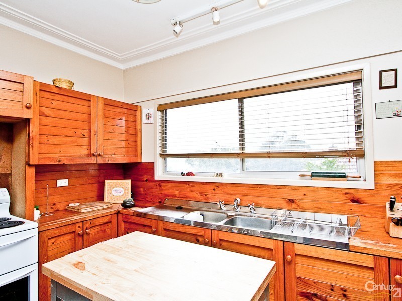7 Croft Road, Eleebana NSW 2282