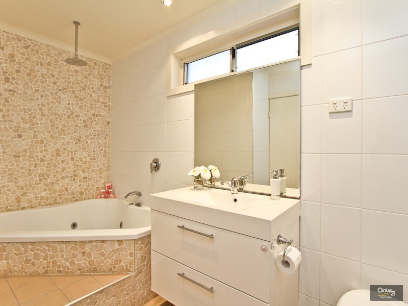 4 Keira Close, Valentine NSW 2280