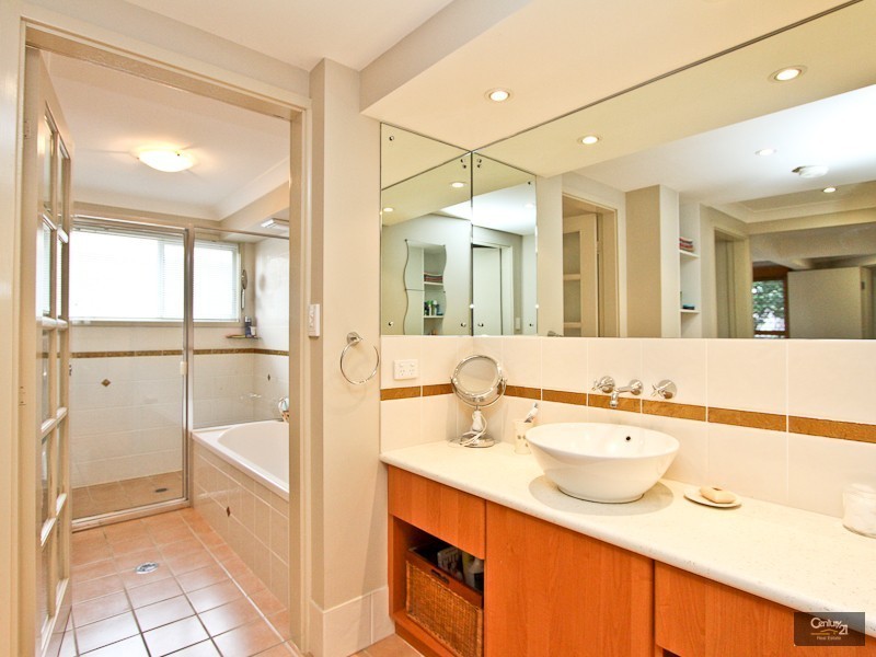 11 Berringar Road, Valentine NSW 2280