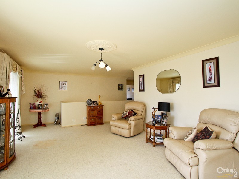 4 Halberd Close, Valentine NSW 2280