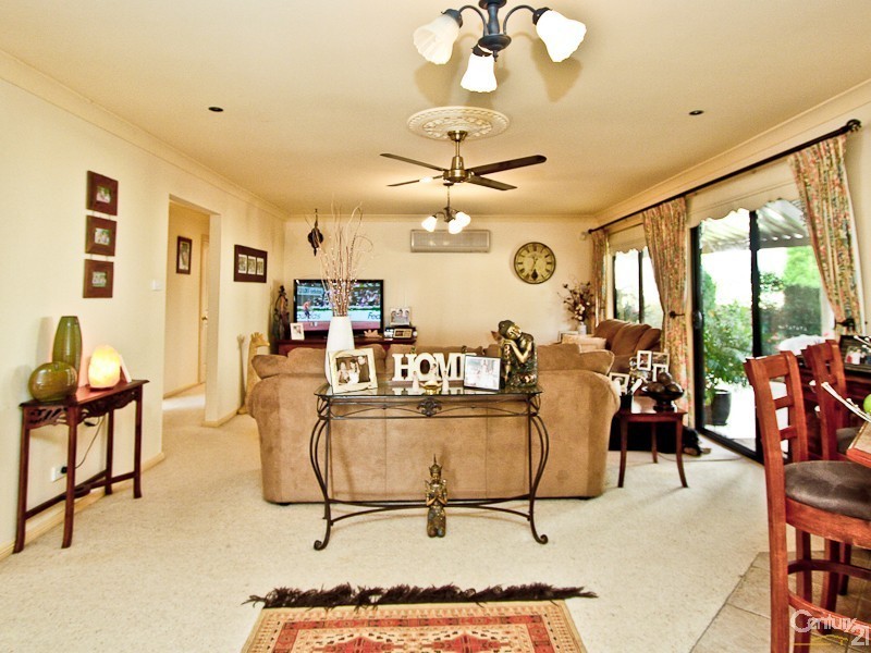 4 Halberd Close, Valentine NSW 2280