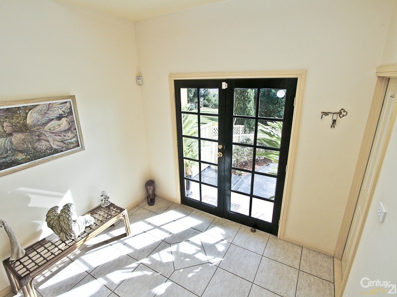 4 Halberd Close, Valentine NSW 2280