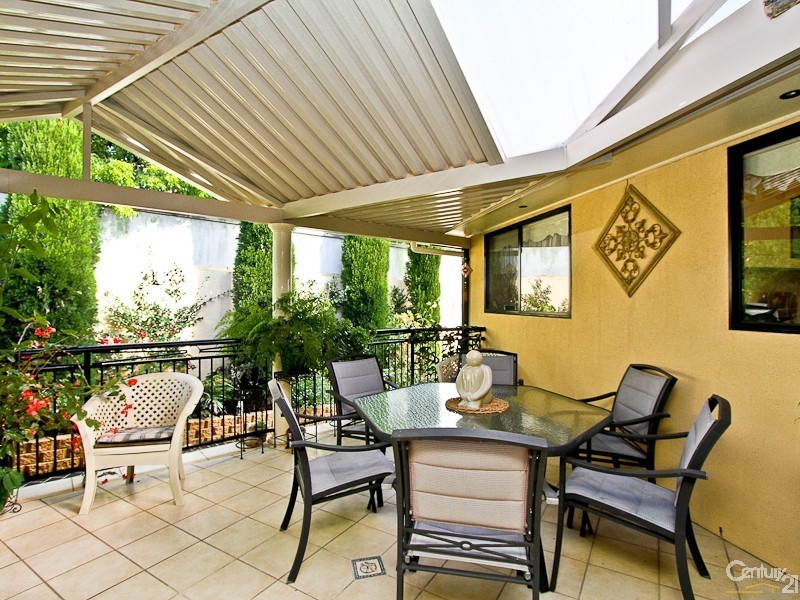 4 Halberd Close, Valentine NSW 2280