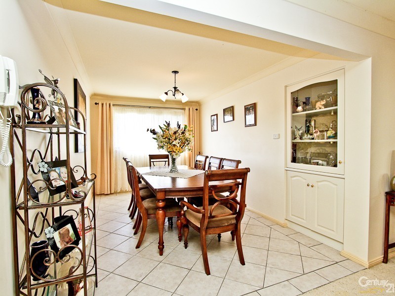 4 Halberd Close, Valentine NSW 2280