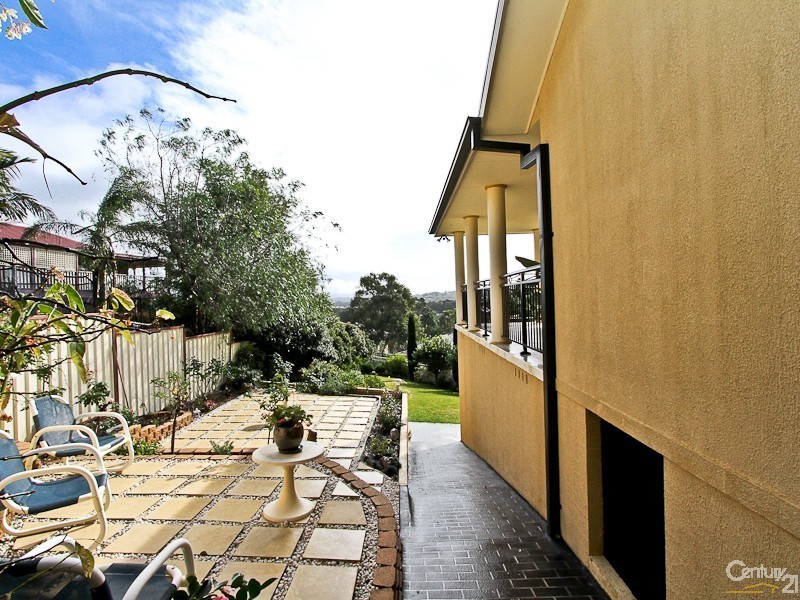 4 Halberd Close, Valentine NSW 2280