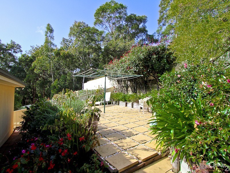 4 Halberd Close, Valentine NSW 2280