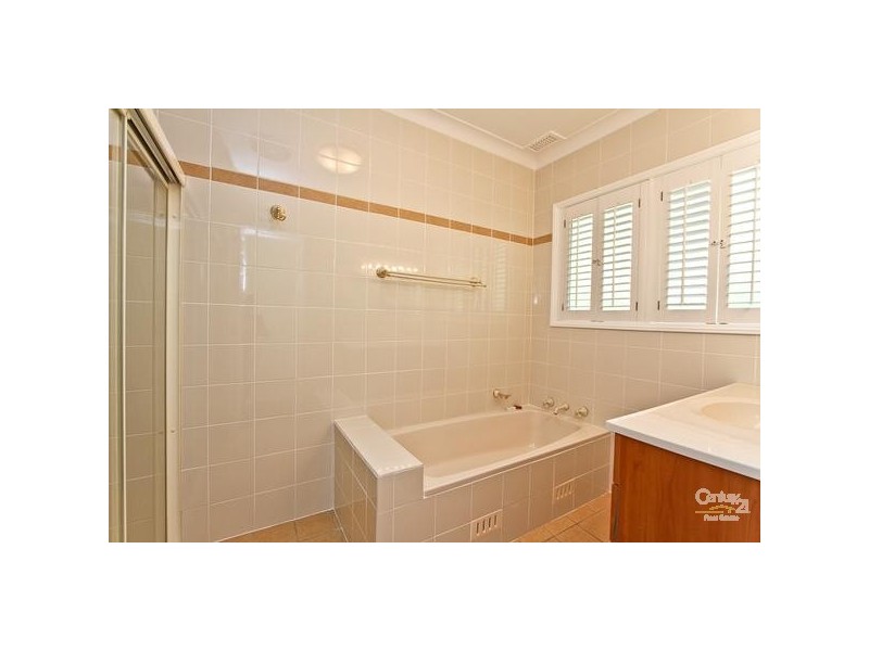 9 Michael Crescent, Valentine NSW 2280