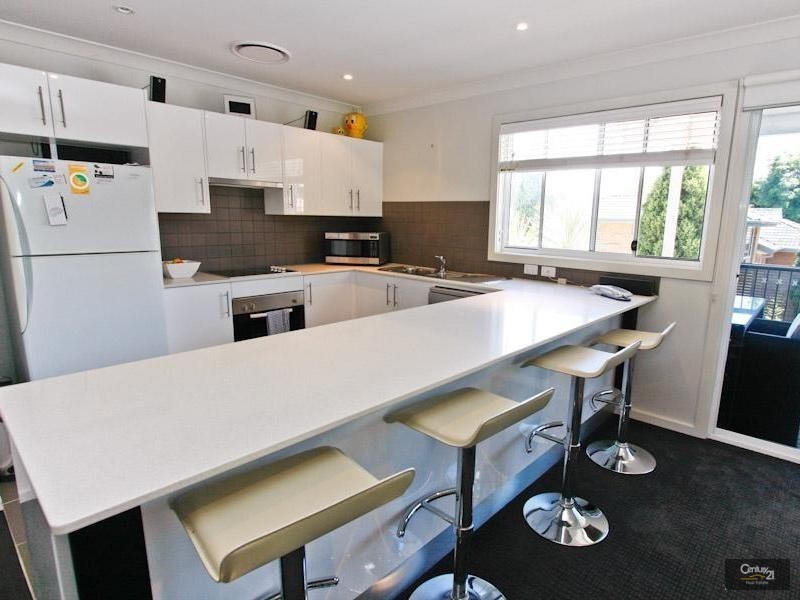 1/12 Berringar Road, Valentine NSW 2280