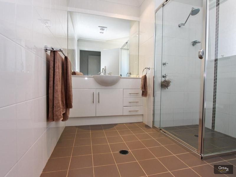 1/12 Berringar Road, Valentine NSW 2280