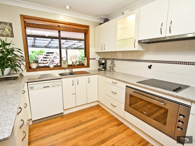 3 Barossa Close, Eleebana NSW 2282