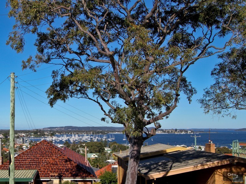 6 Vista Parade, Belmont NSW 2280