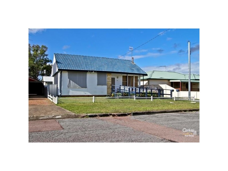 18 Maurie Avenue, Warners Bay NSW 2282