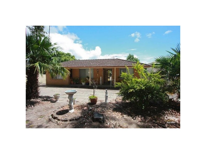 34 Berringar, Valentine NSW 2280