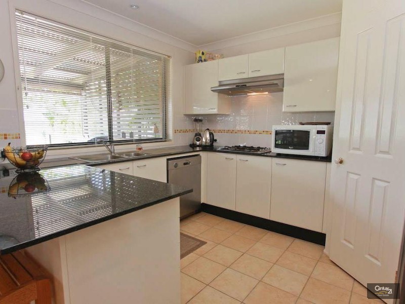 4 Charles Street, Warners Bay NSW 2282