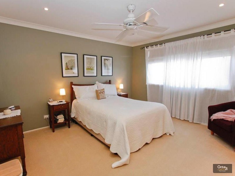 4 Charles Street, Warners Bay NSW 2282