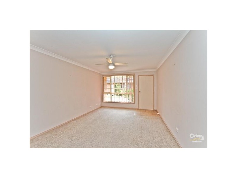 3/4 Delta Close, Eleebana NSW 2282