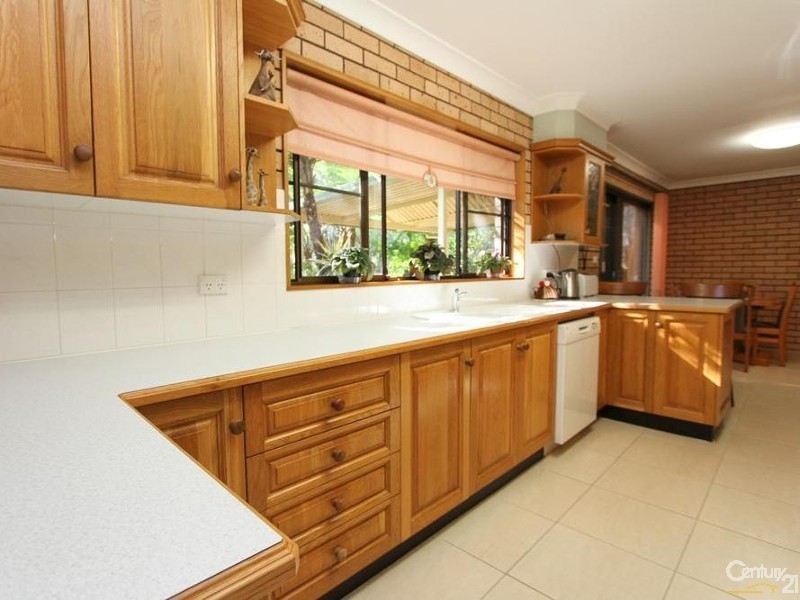 37 Kenton Crescent, Valentine NSW 2280