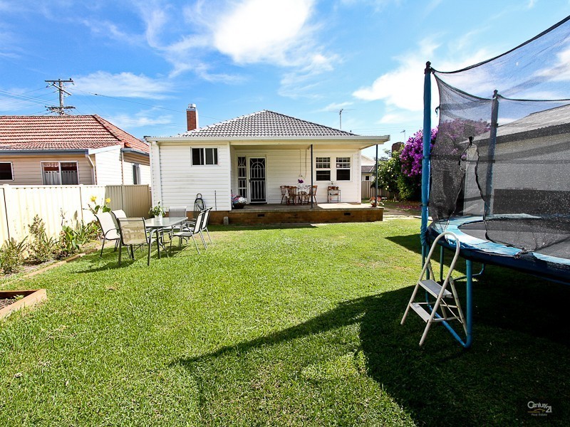 6 Warea Street, Blacksmiths NSW 2281