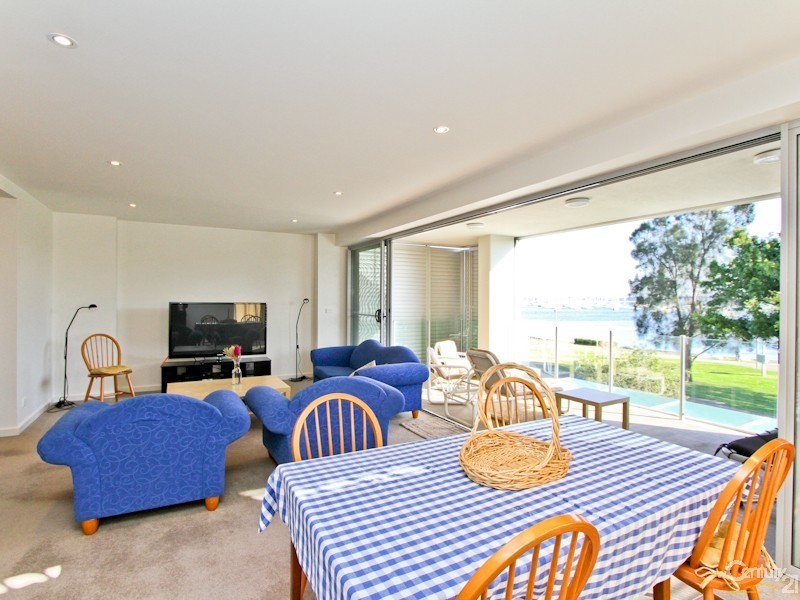 3/54-56  Brooks Parade, Belmont NSW 2280