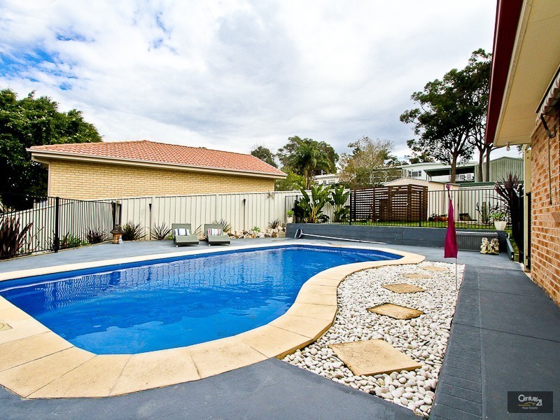 42 Master Street, Belmont North NSW 2280