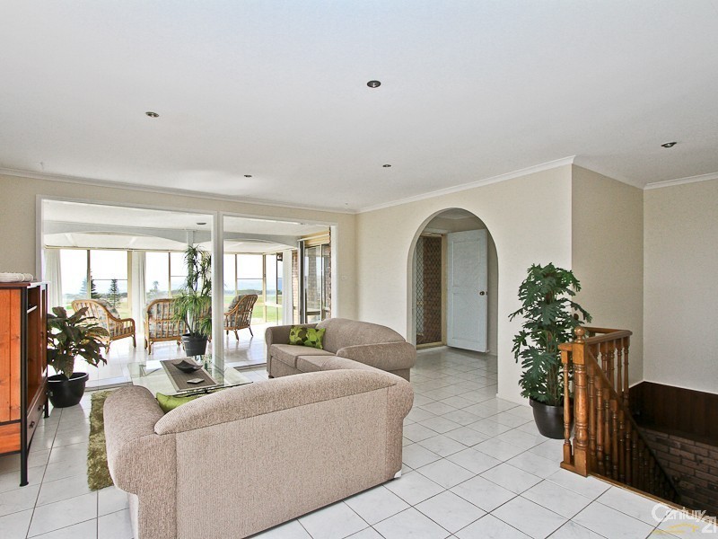 43 The Esplanade, Caves Beach NSW 2281