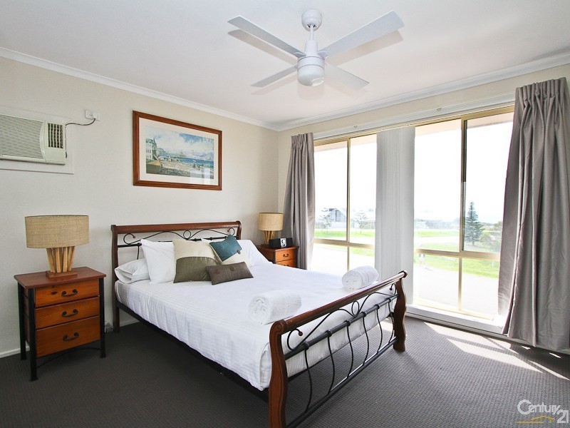 43 The Esplanade, Caves Beach NSW 2281