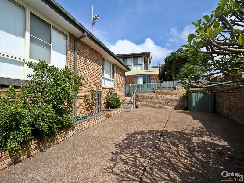 43 The Esplanade, Caves Beach NSW 2281