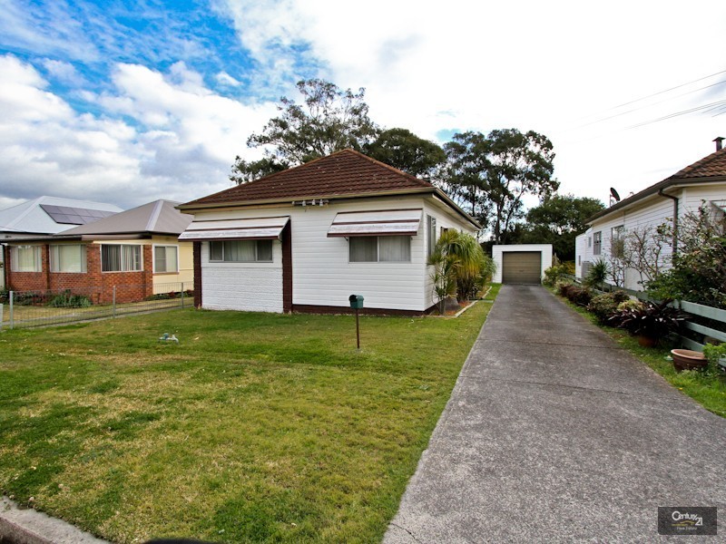 9 Robb Street, Belmont NSW 2280