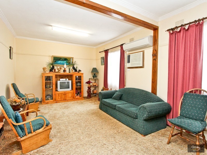 9 Robb Street, Belmont NSW 2280