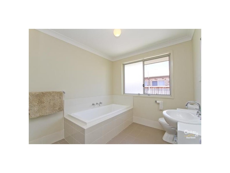 11 Melody Lane, Mount Hutton NSW 2290