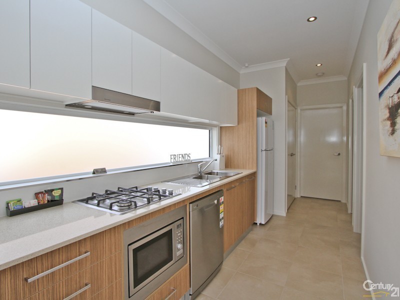 5 Frenchmans Way, Caves Beach NSW 2281