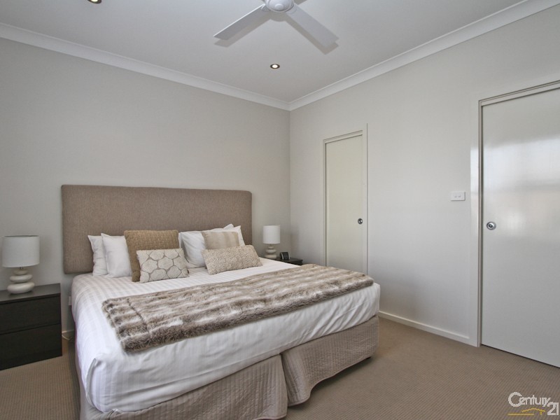 5 Frenchmans Way, Caves Beach NSW 2281