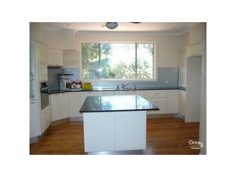 3 Abney, Eleebana NSW 2282