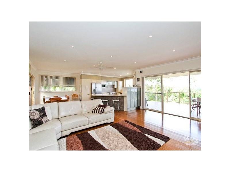 35 Grovelake Close, Eleebana NSW 2282