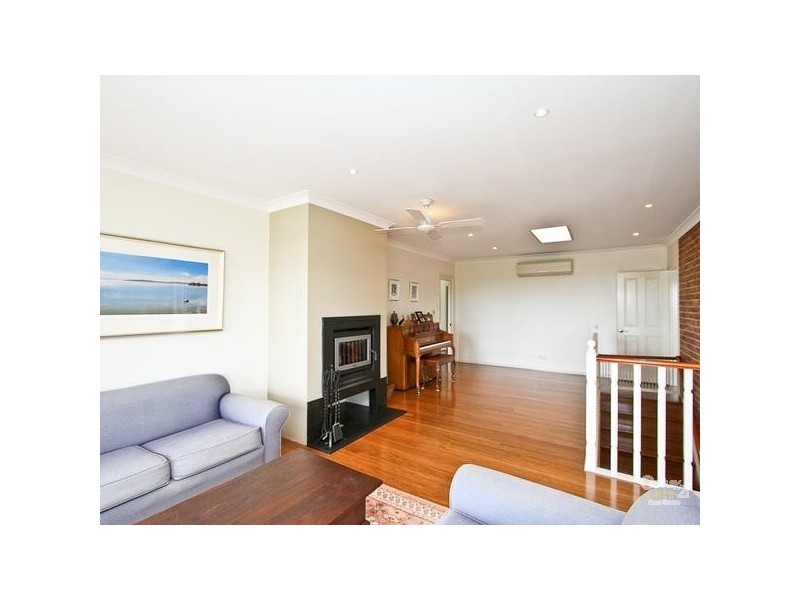 35 Grovelake Close, Eleebana NSW 2282