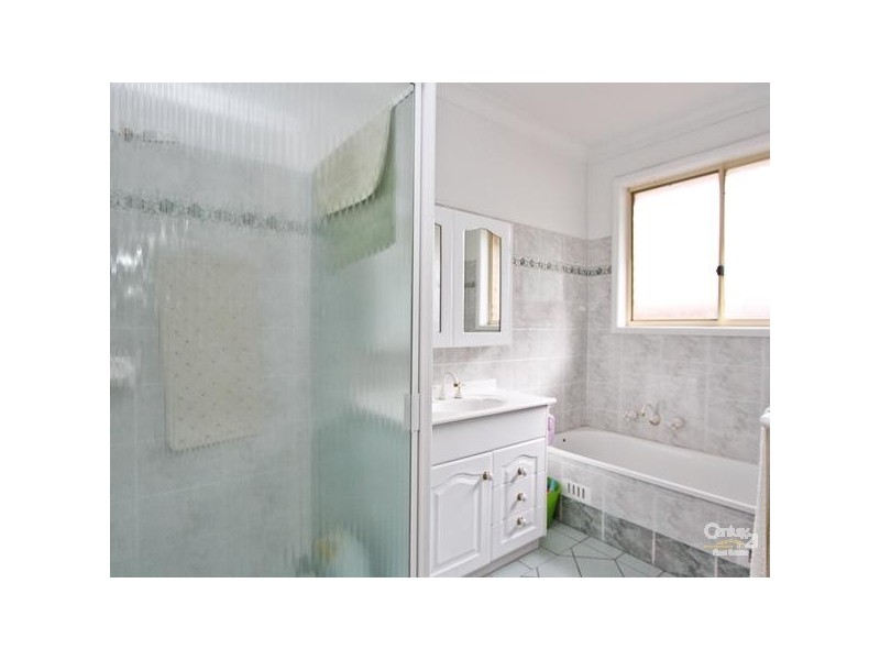 35 Grovelake Close, Eleebana NSW 2282