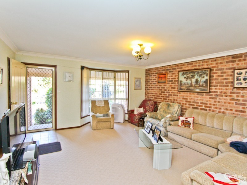 2/10 Deal Street, Mount Hutton NSW 2290