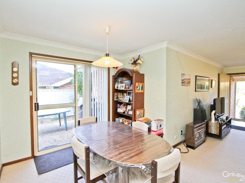 2/10 Deal Street, Mount Hutton NSW 2290