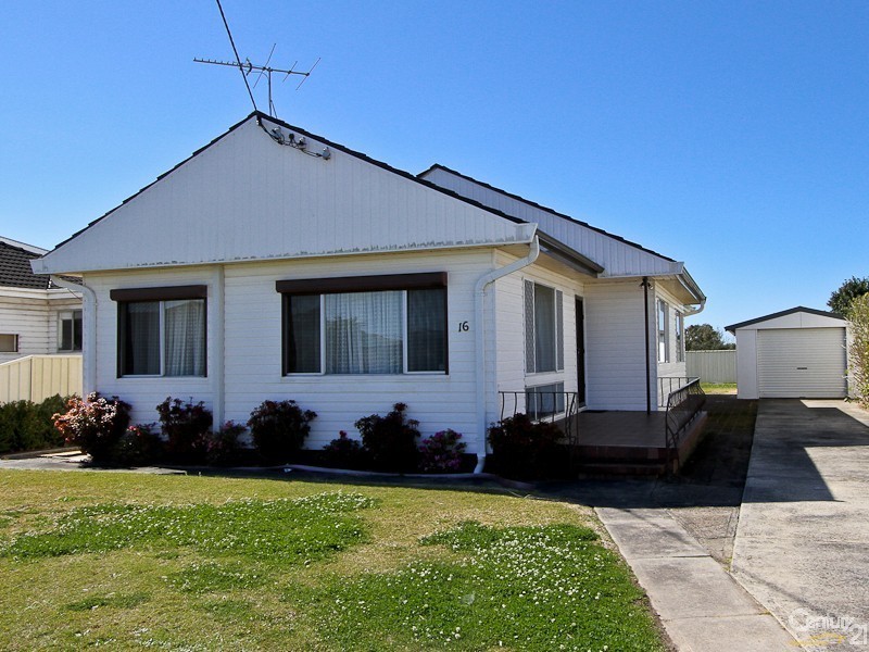 16 McEwan Street, Belmont South NSW 2280