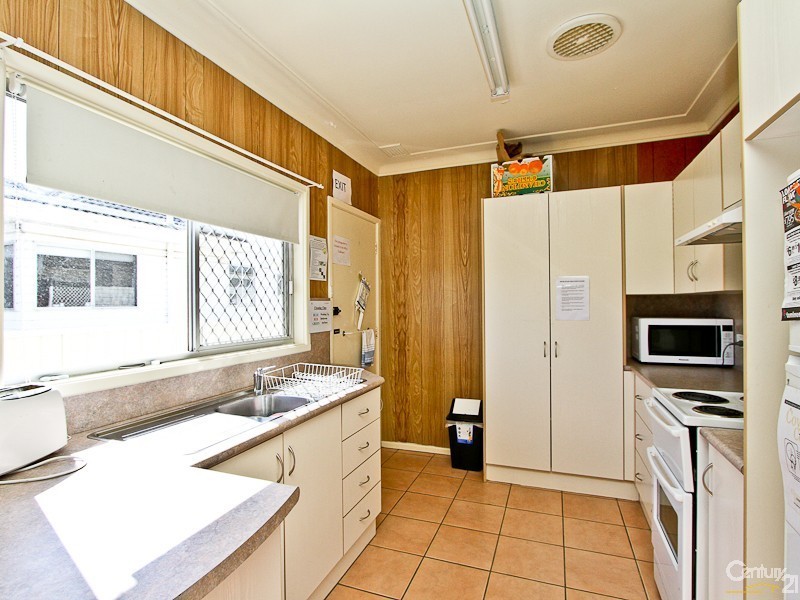 16 McEwan Street, Belmont South NSW 2280