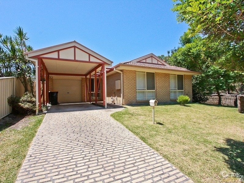 2 Gleeson Crescent, Eleebana NSW 2282