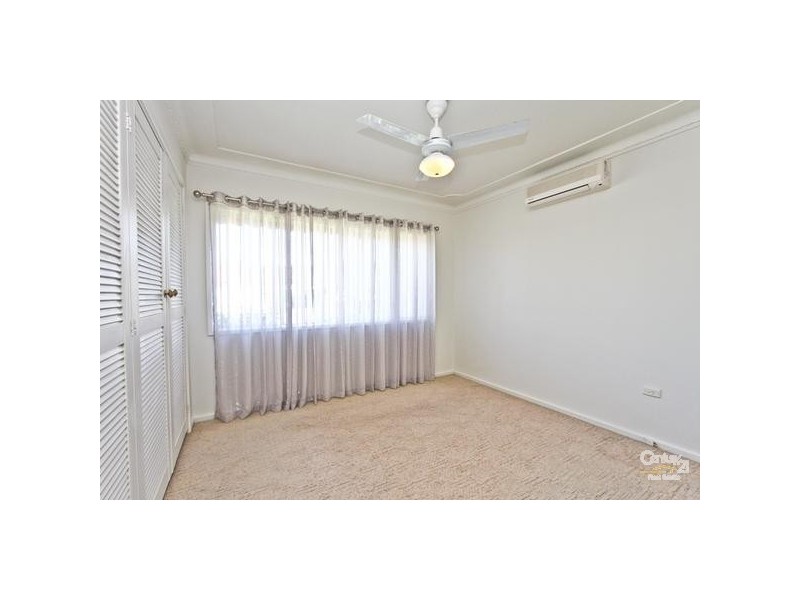 120 Macquarie Grove, Caves Beach NSW 2281