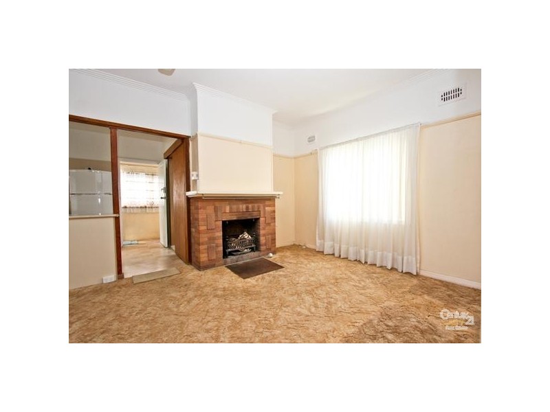 11 Robb Street, Belmont NSW 2280