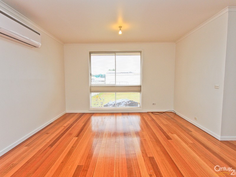 7 Floraville Road, Belmont North NSW 2280