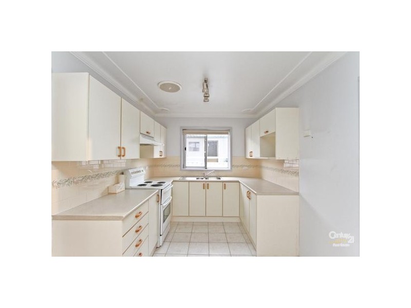 8 Spencer Street, Warners Bay NSW 2282